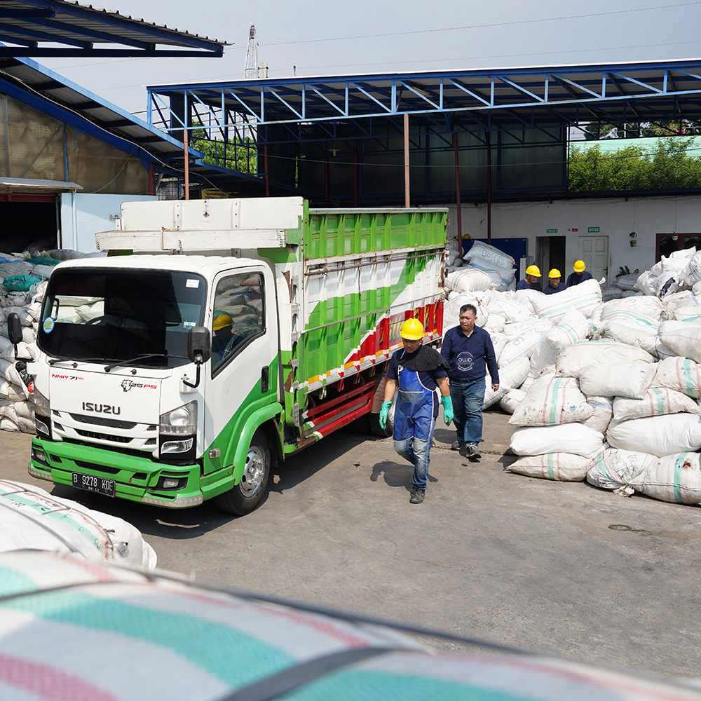 Truck loaded with plastic that cannot be used in packaging